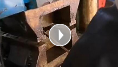 辰力公司鋼絲繩壓套機操作簡單，容易上手，看美女操作的多專業(yè)